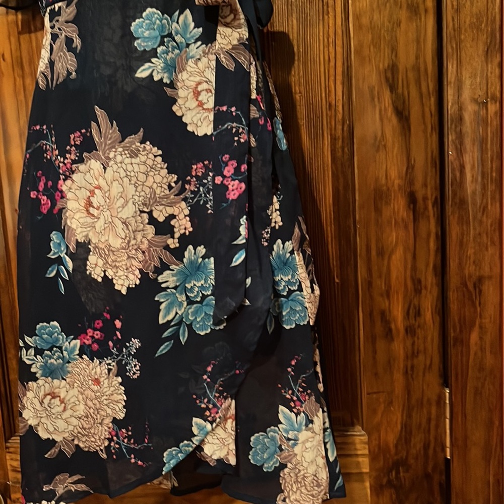 Off The Shoulder Floral Dress - Picture 7 of 10